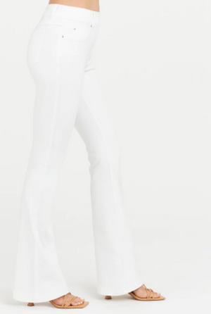 SPANX FLARE JEANS IN WHITE