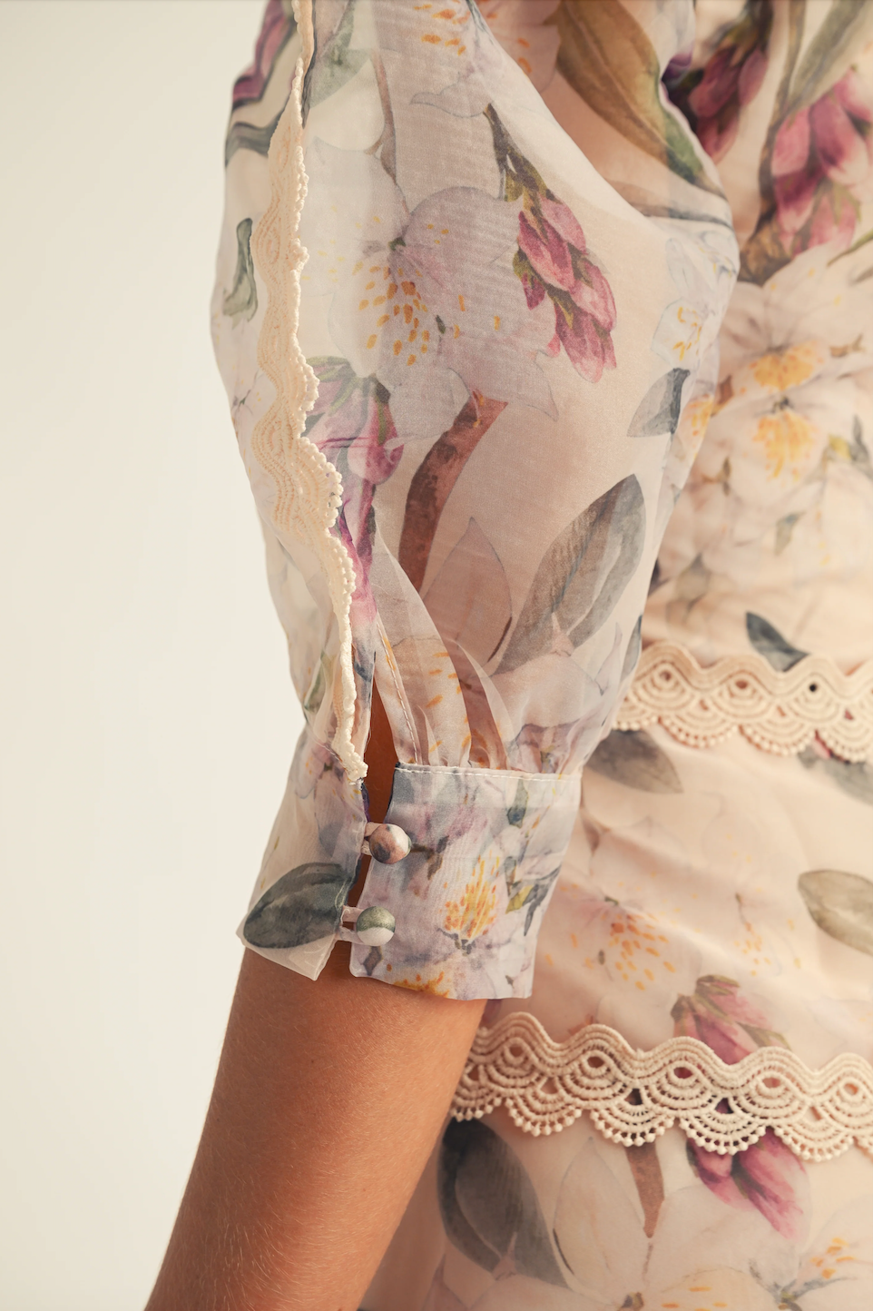 ALKIA FLORAL MINI DRESS IN NUDE