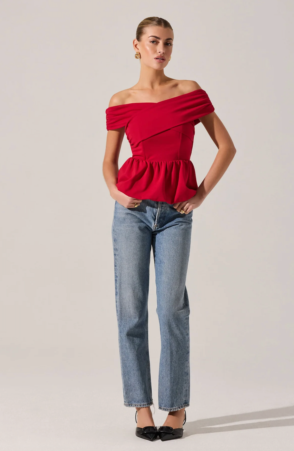 ASTR THE LABEL TENNILLE OFF THE SHOULDER PEPLUM TOP IN RED