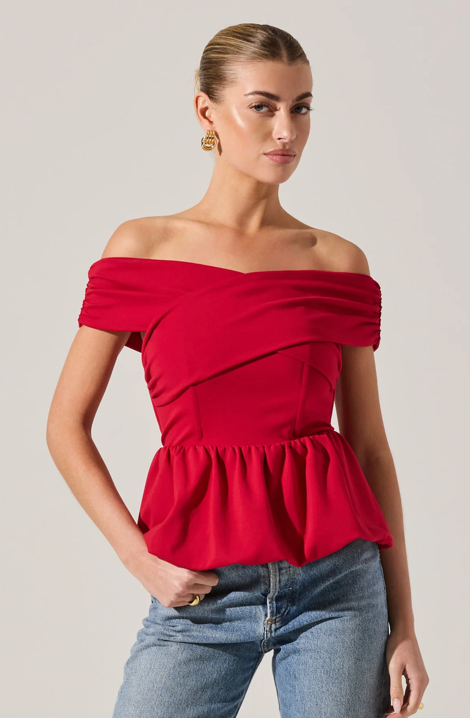 ASTR THE LABEL TENNILLE OFF THE SHOULDER PEPLUM TOP IN RED