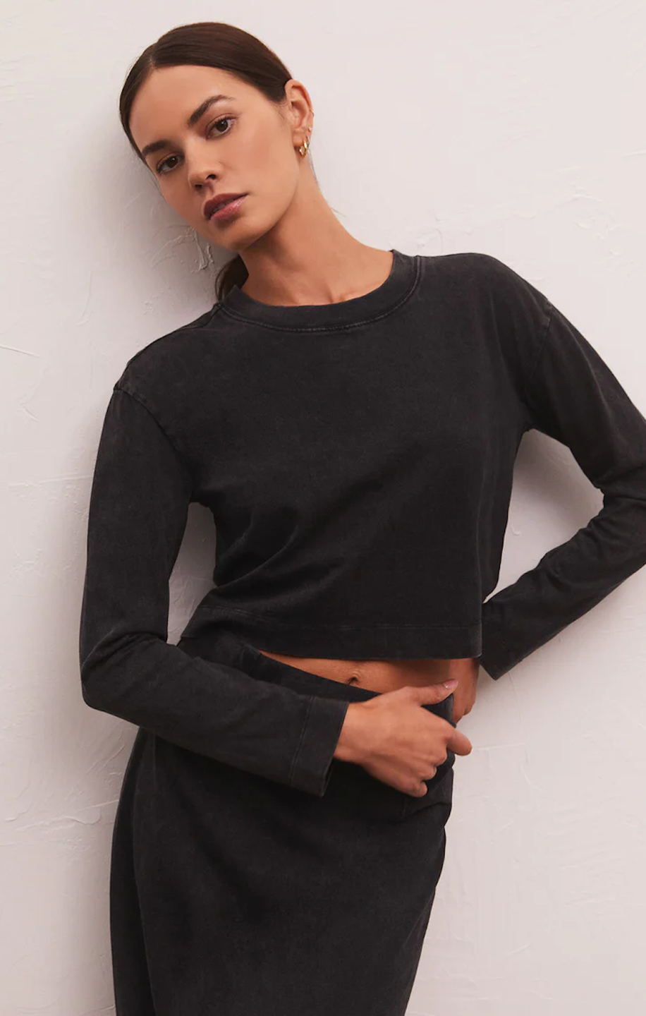 Z SUPPLY SLOANE LONG SLEEVE TEE IN BLACK