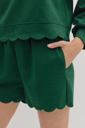 CALLA SCALLOP SHORTS IN HUNTER GREEN