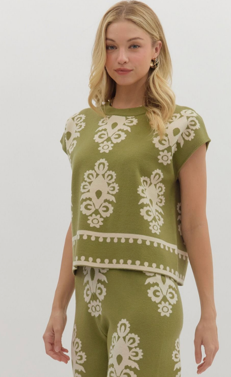 DAMASK PATTERN KNIT PULLOVER TOP IN OLIVE