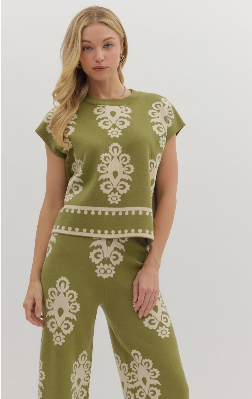 DAMASK PATTERN KNIT PULLOVER TOP IN OLIVE