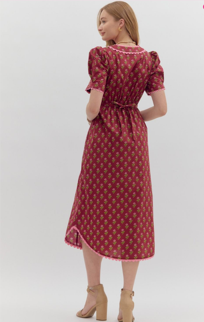 FLORAL SCALLOPED MIDI DRESS IN BURGUNDY