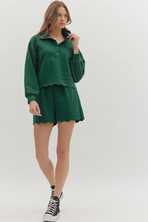 HARPER SCALLOP PULLOVER IN HUNTER GREEN