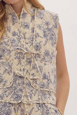 LELANI FLORAL PRINT QUILTED VEST IN ECRU