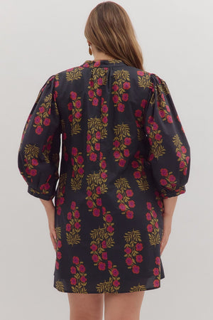 MARIBEL FLORAL SHIFT DRESS IN BLACK: PLUS SIZE