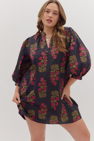 MARIBEL FLORAL SHIFT DRESS IN BLACK: PLUS SIZE