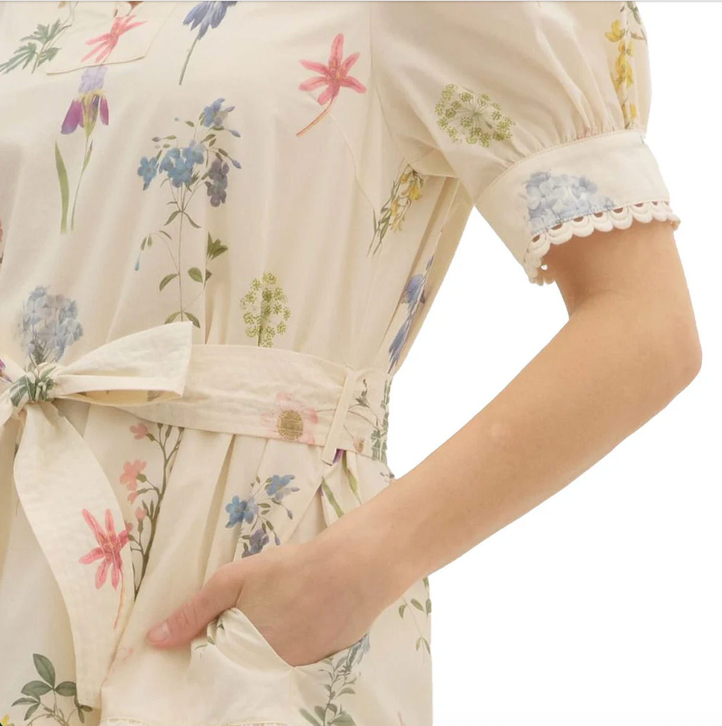 FLORAL MINI DRESS WITH BELT IN CREAM