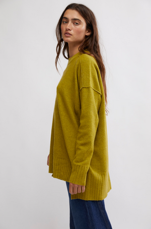 FREE PEOPLE PHOEBE PULLOVER IN AVOCADO OIL