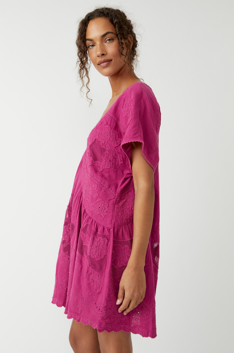 FREE PEOPLE SERENITY MINI DRESS IN DRAGONFRUIT PUNCH