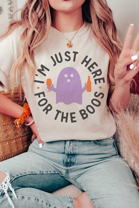 I'M JUST HERE FOR THE BOOS GRAPHIC TEE IN TAN