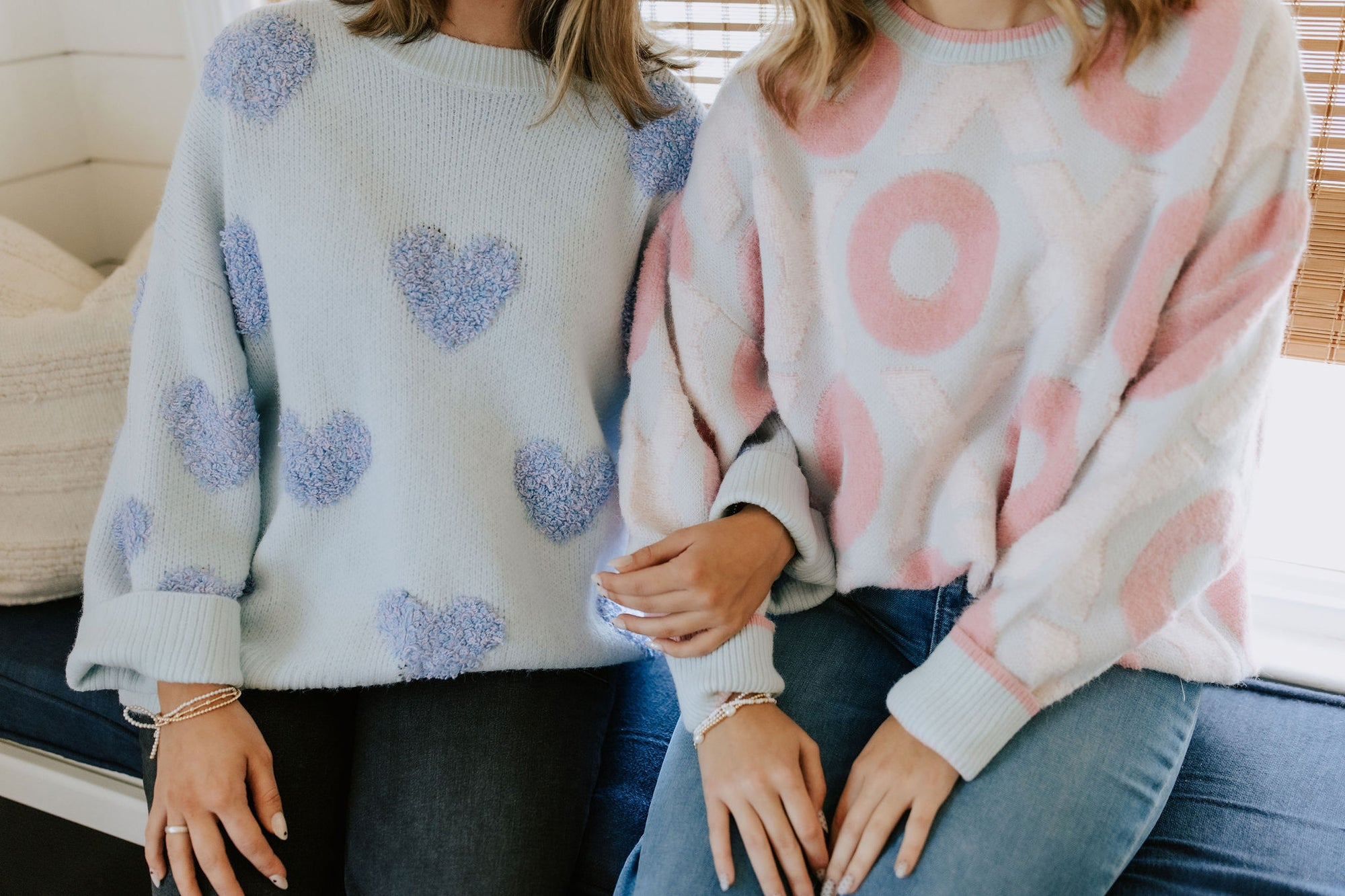 XOXO 3D SWEATER IN PINK AND BLUE COMBO