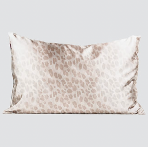 SATIN PILLOWCASE IN LEOPARD