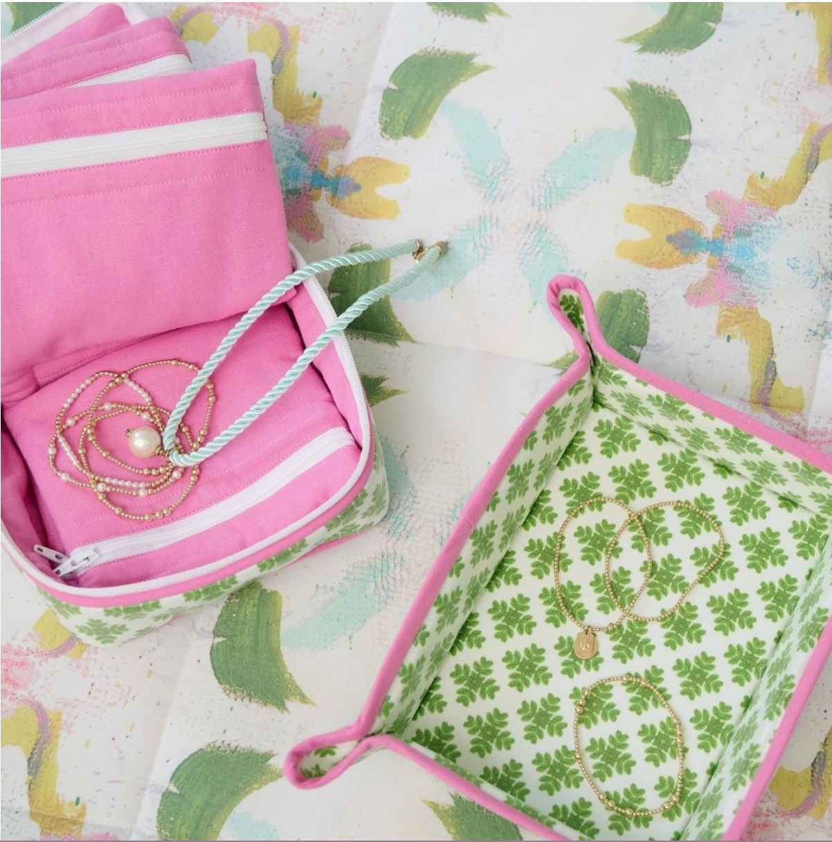 LAURA PARK BRUSHSTROKES GREEN SNAP TRAY