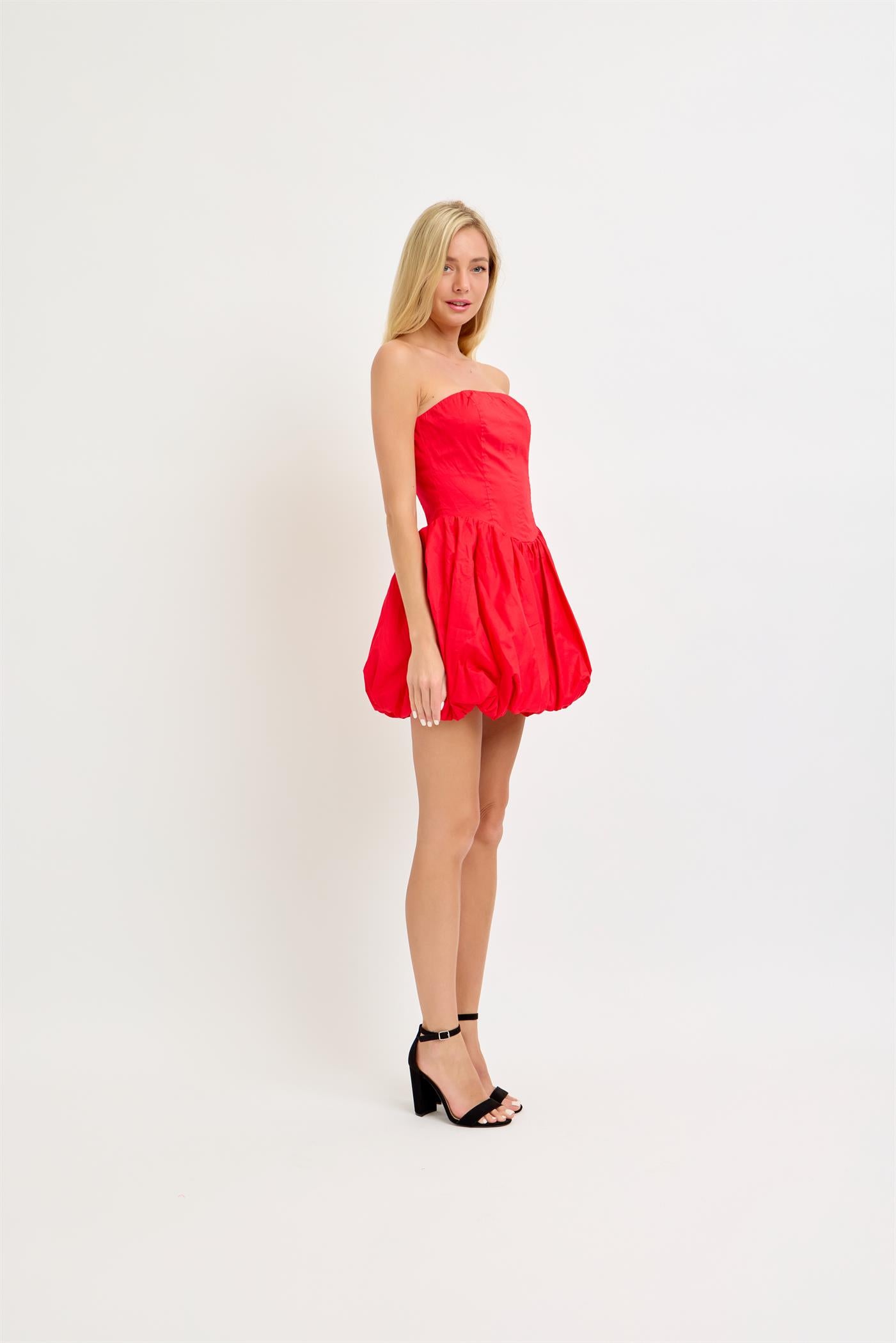 BRYANT STRAPLESS BUBBLE DRESS IN RED