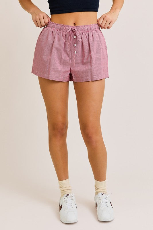 WAIST TIE CHECK SHORTS IN RED