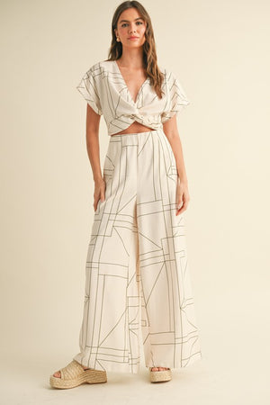 MULTI GRID PATTERN KNOT FRONT TOP IN WHITE AND OLIVE