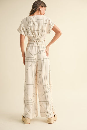 MULTI GRID PATTERN KNOT FRONT TOP IN WHITE AND OLIVE
