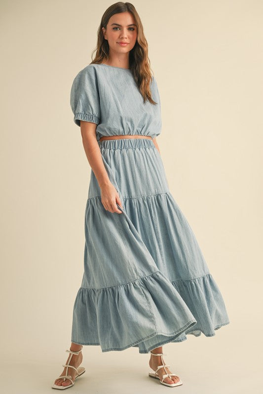 TIERED DENIM SKIRT IN LIGHT DENIM