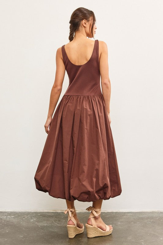 BALLOON HEM SLEEVELESS MIDI DRESS IN ESPRESSO