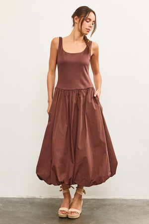 BALLOON HEM SLEEVELESS MIDI DRESS IN ESPRESSO