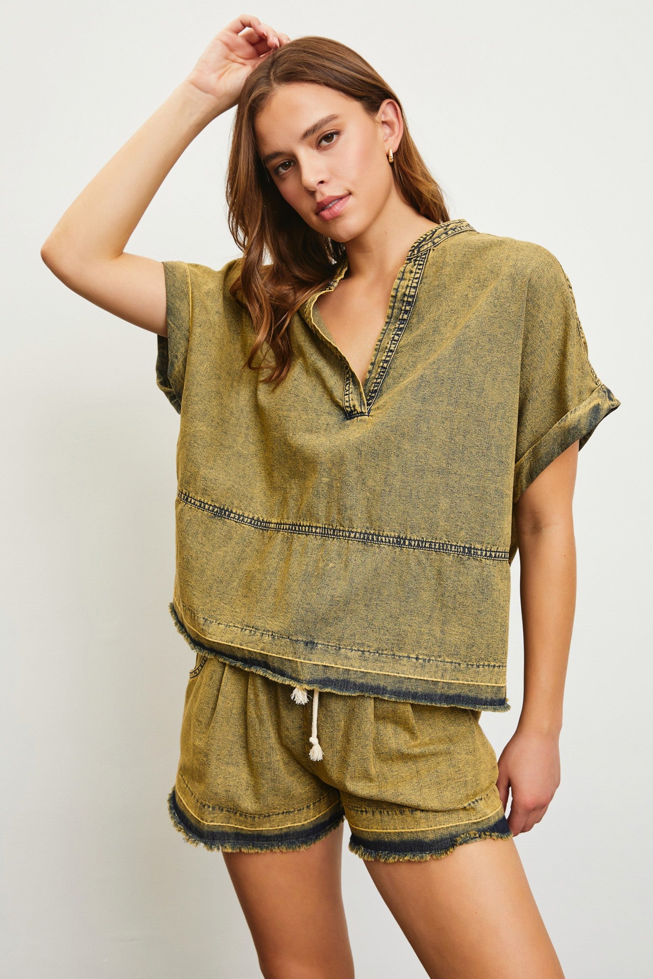 JAC V-NECK TOP IN OVERDYED GREEN