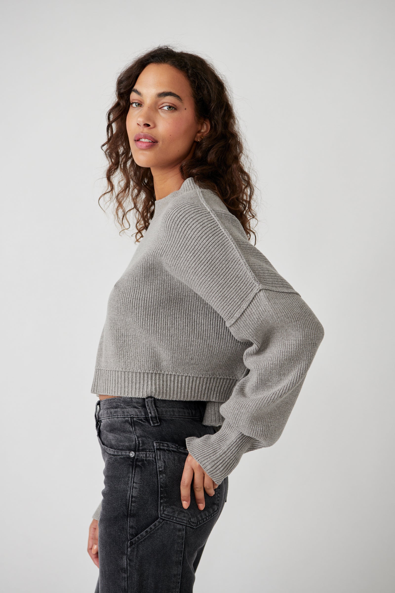 FREE PEOPLE EASY STREET CROP PULLOVER IN HEATHER GREY
