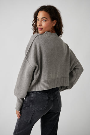 FREE PEOPLE EASY STREET CROP PULLOVER IN HEATHER GREY