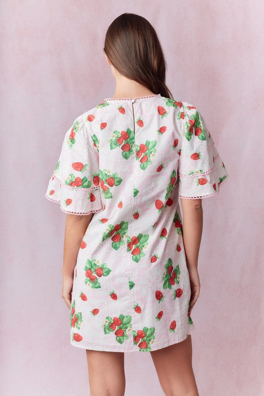 MAGGY SHIFT DRESS IN STRAWBERRY SHORT CAKE