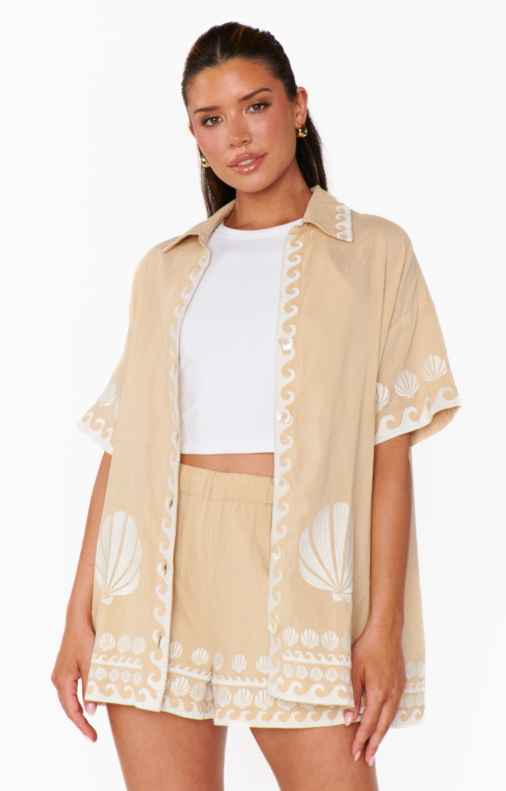 SHOW ME YOUR MUMU PARKER BUTTON UP TOP IN LATTE CAFE SHELLS