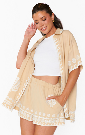 SHOW ME YOUR MUMU PARKER BUTTON UP TOP IN LATTE CAFE SHELLS