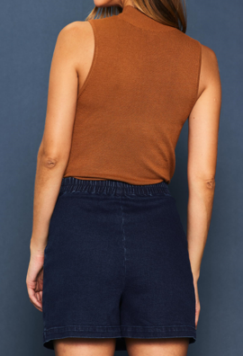 SLEEVELESS MOCK NECK KNIT TOP IN CAMEL