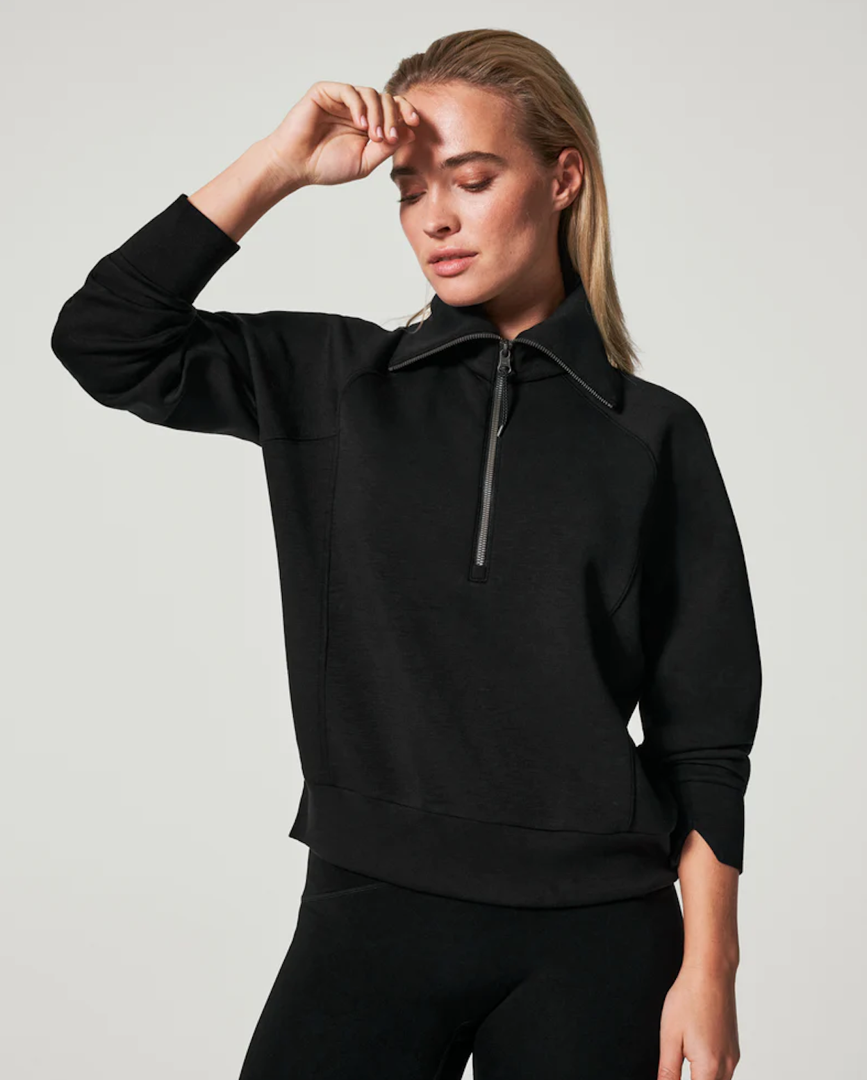 SPANX AIR ESSENTIALS HALF ZIP IN VERY BLACK