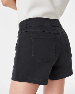 SPANX STRETCH TWILL SHORT IN WASHED BLACK