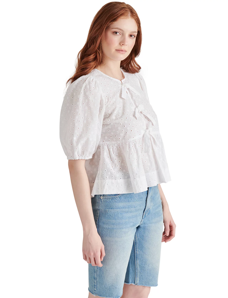 STEVE MADDEN PAULA EYELET TOP IN WHITE