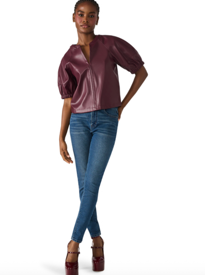 STEVE MADDEN ROXANNE TOP IN WINE