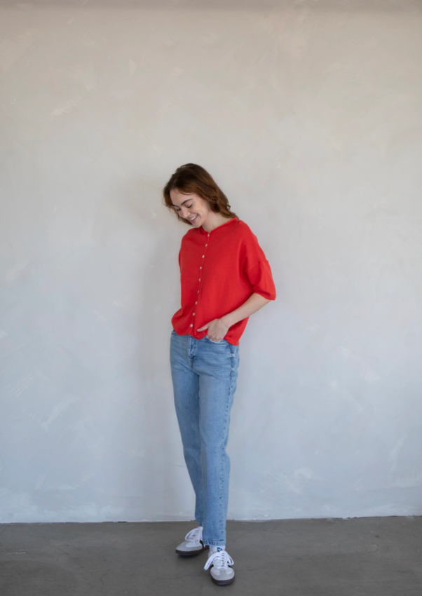 MAREN SHORT SLEEVE CARDIGAN IN CORAL RED