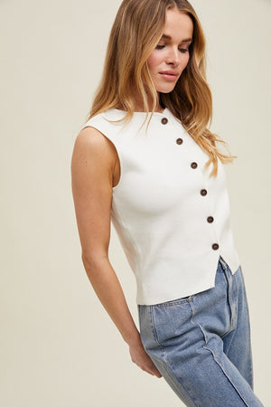 SLEEVELESS BUTTON UP SWEATER VEST IN WHITE
