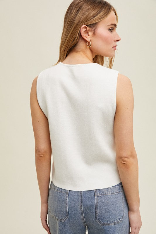 SLEEVELESS BUTTON UP SWEATER VEST IN WHITE