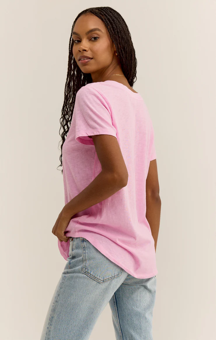 Z SUPPLY ASHER V-NECK TEE IN HIBISCUS