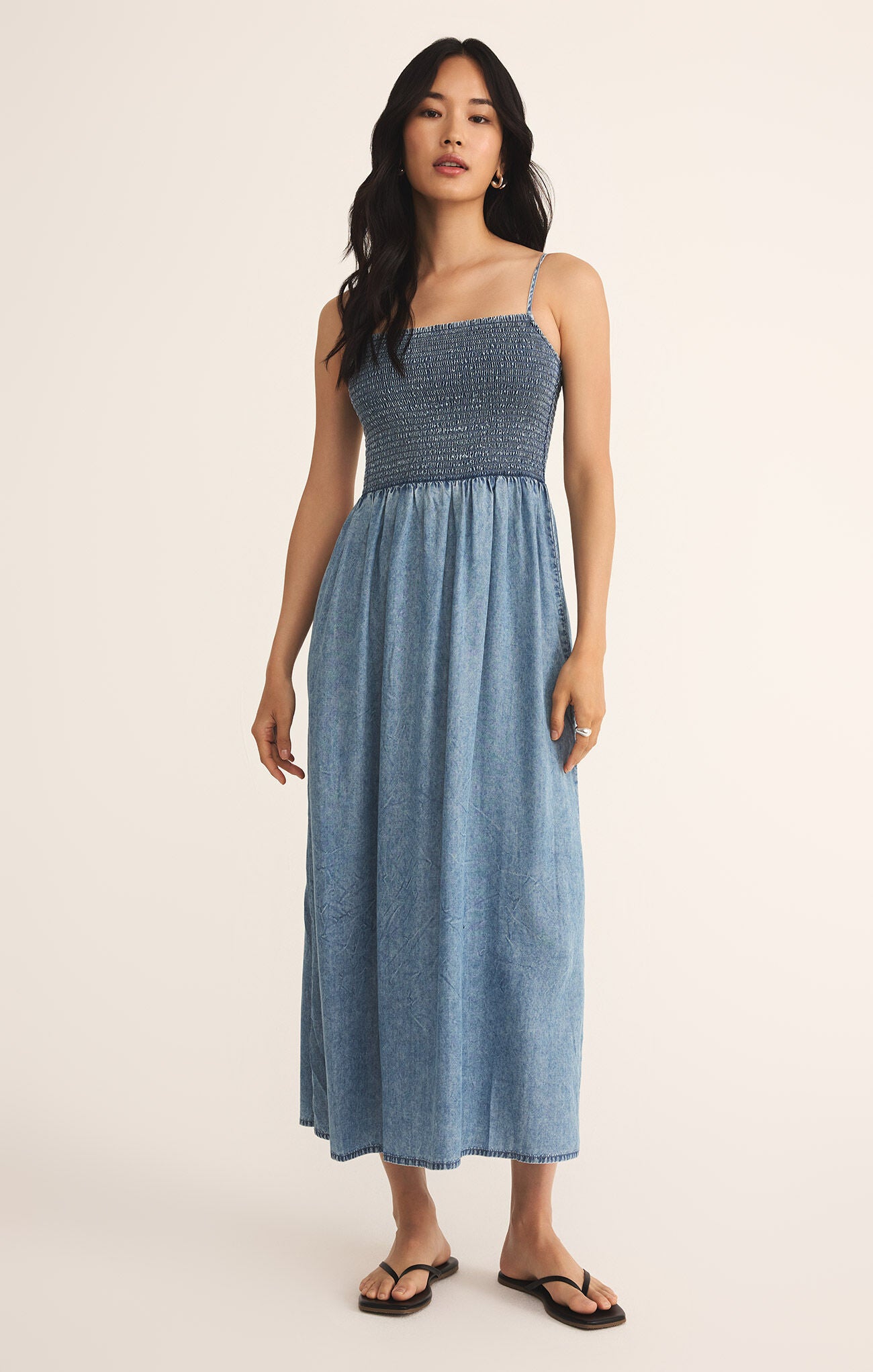 Z SUPPLY BAYSIDE CHAMBRAY MAXI DRESS IN MEDIUM CHAMBRAY