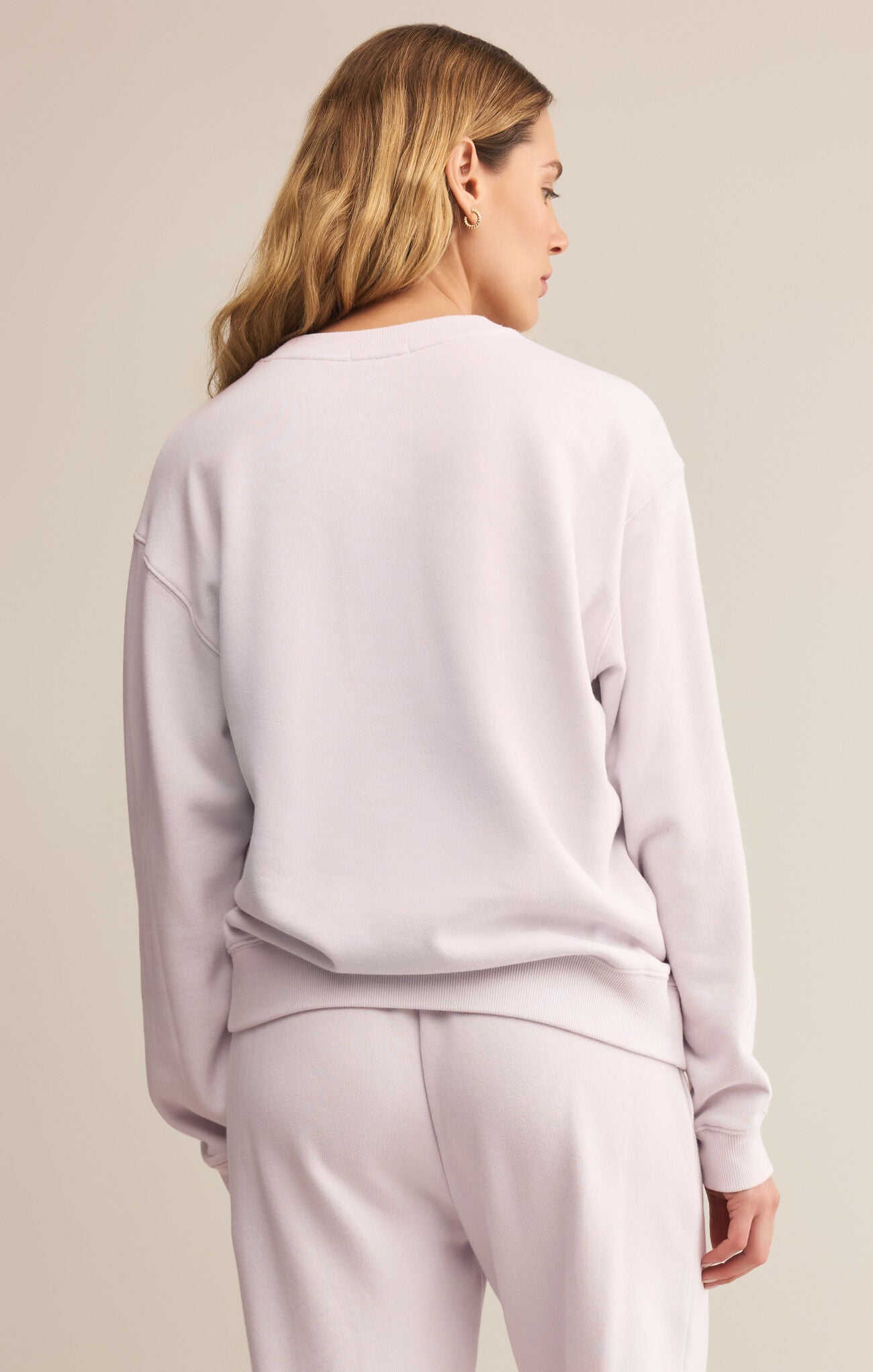 Z SUPPLY BOYFRIEND COTTON SWEATSHIRT IN LAVENDER ICE