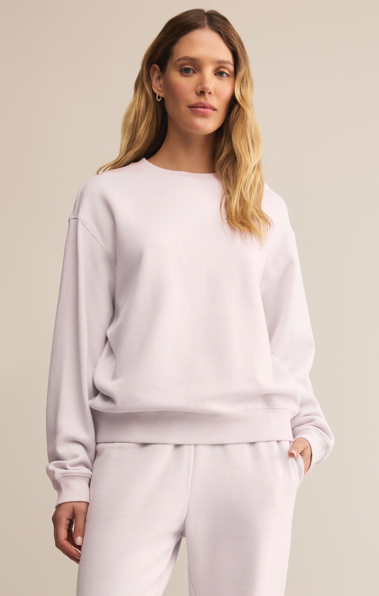 Z SUPPLY BOYFRIEND COTTON SWEATSHIRT IN LAVENDER ICE