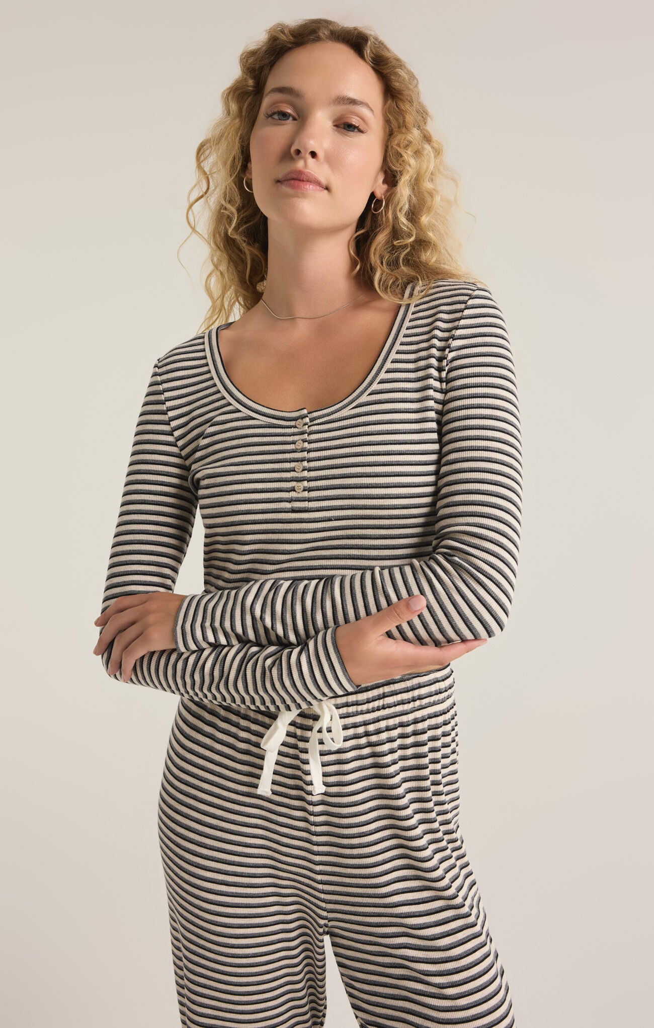 Z SUPPLY CONSTANCE STRIPE LONG SLEEVE TOP IN LIGHT HEATHER OATMEAL