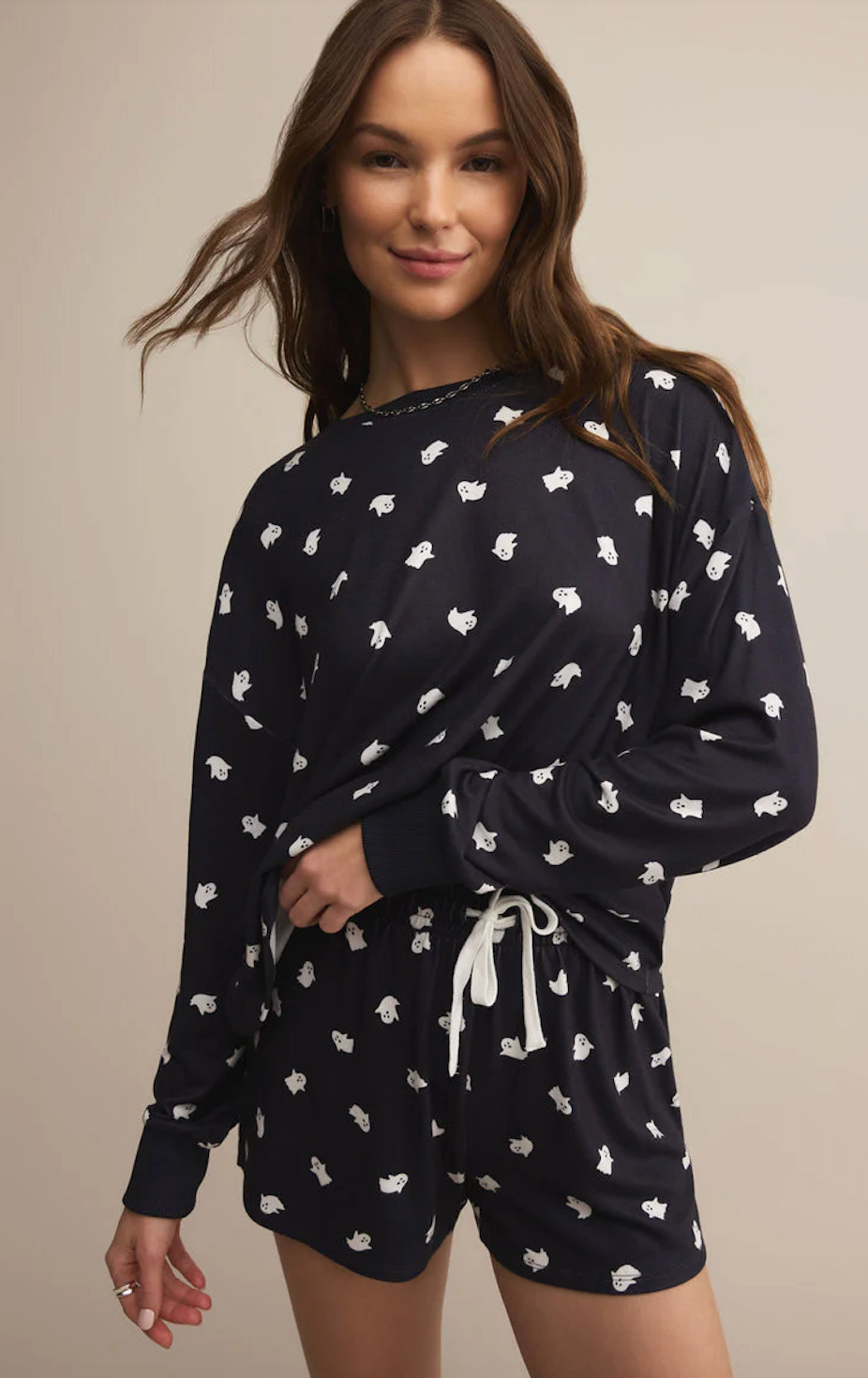 Z SUPPLY DELIA GHOST SHORT IN BLACK SAND