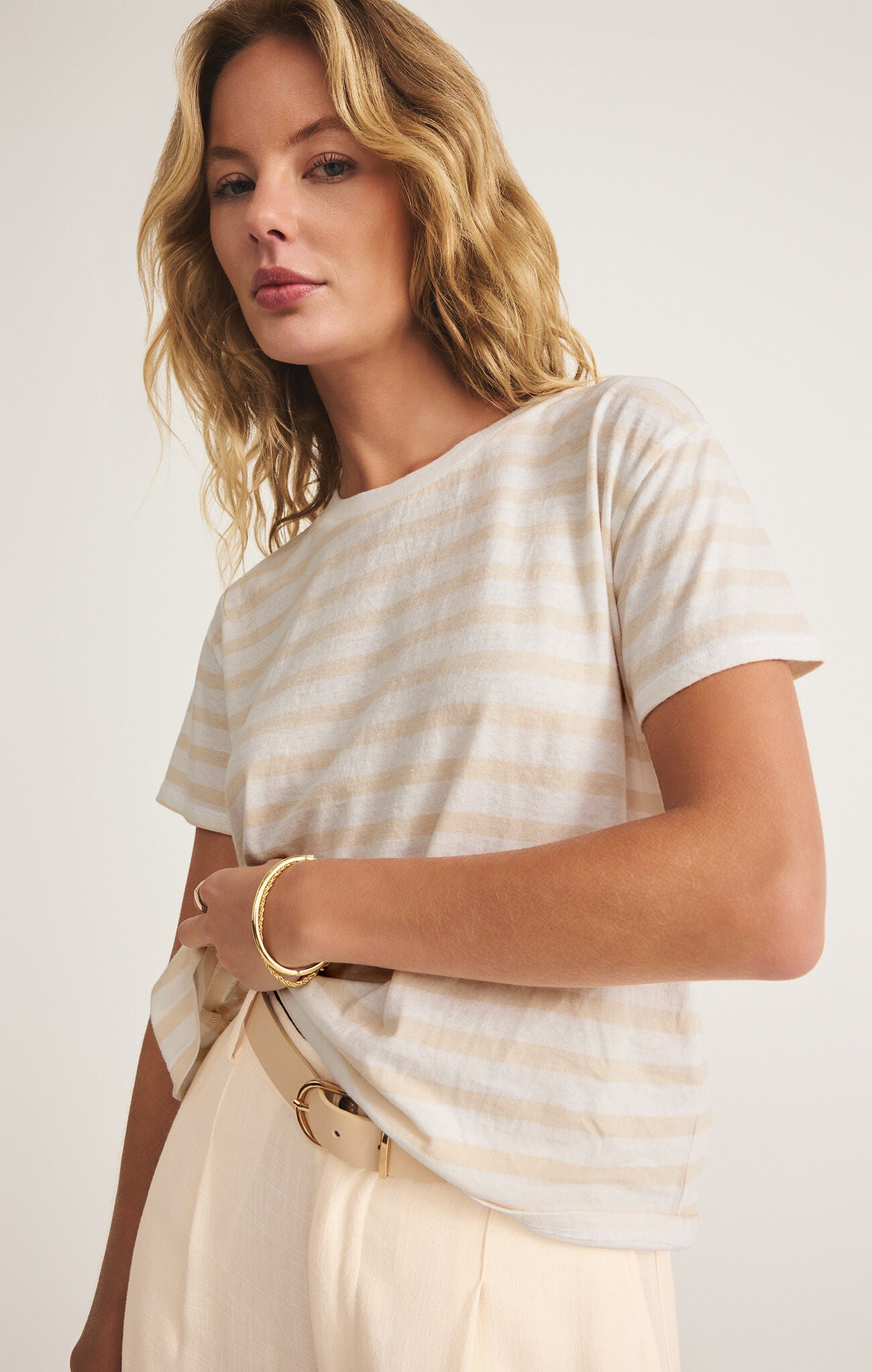 Z SUPPLY GO TO STRIPE TEE IN PANNA COTTA STRIPE