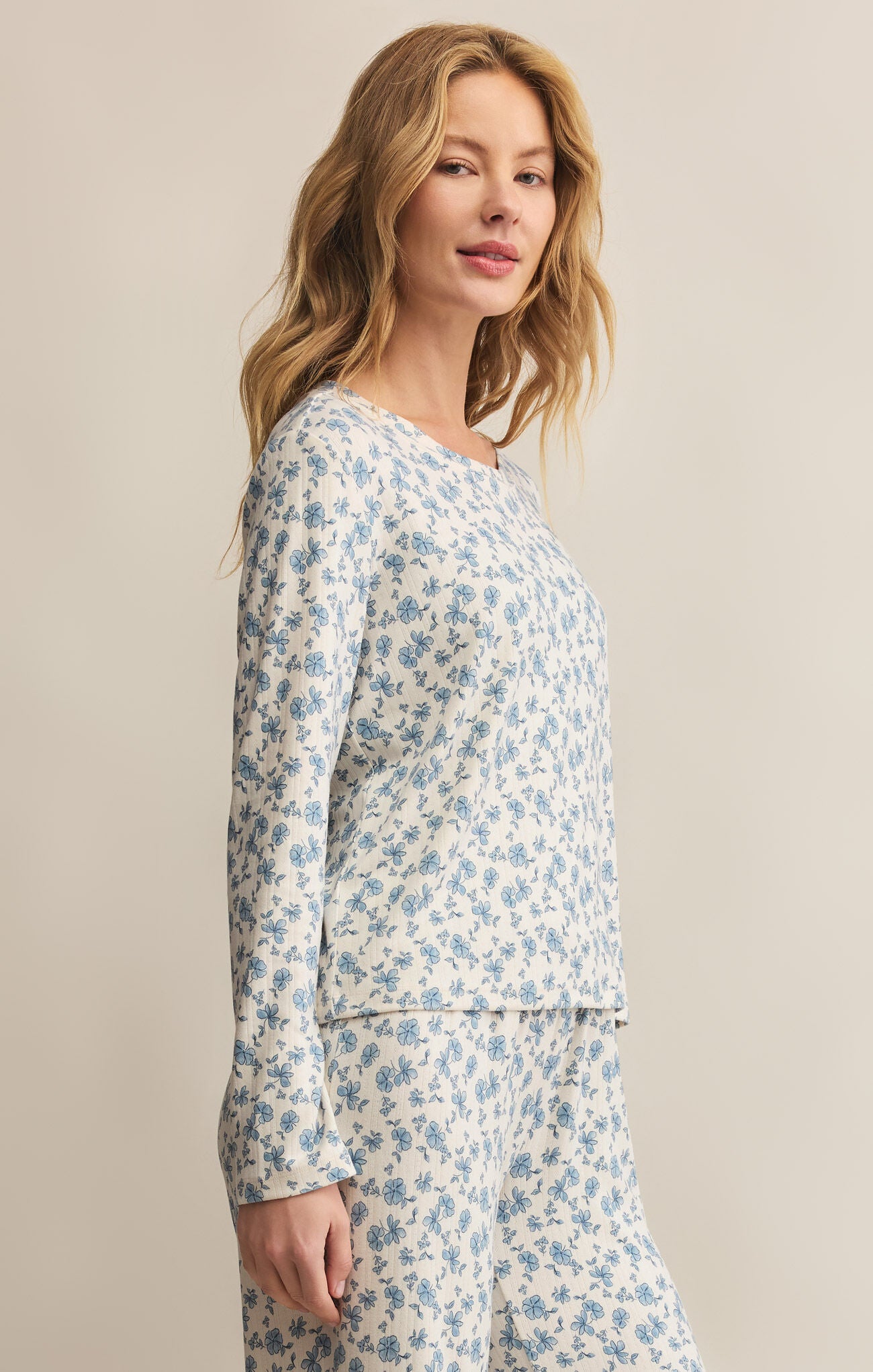 Z SUPPLY HOME TOWN DITSY LONG SLEEVE TOP IN CRYSTAL
