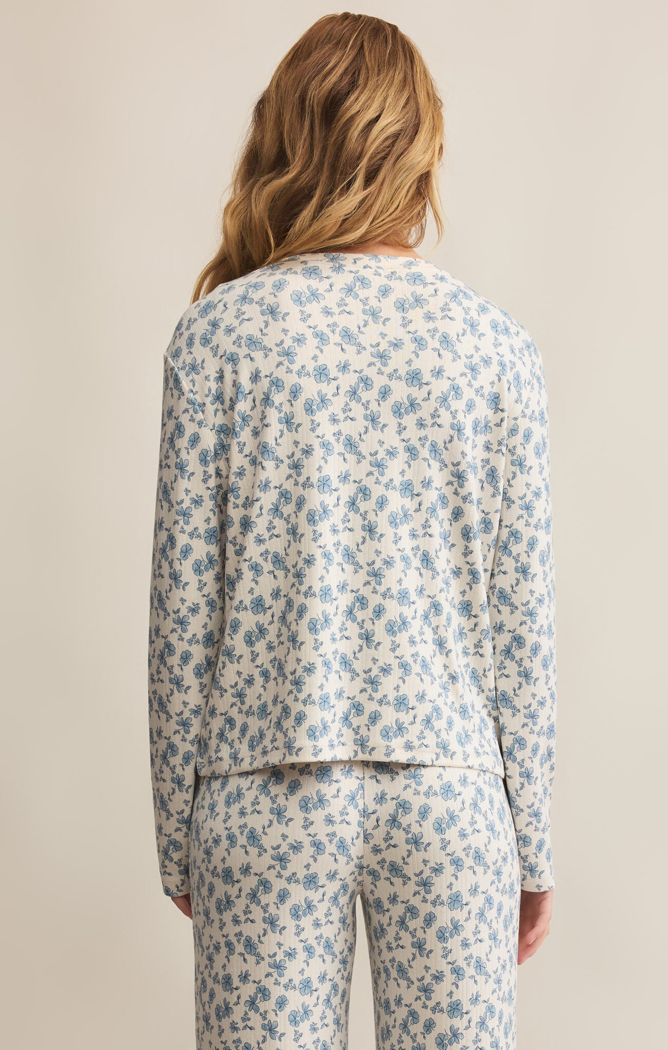 Z SUPPLY HOME TOWN DITSY LONG SLEEVE TOP IN CRYSTAL